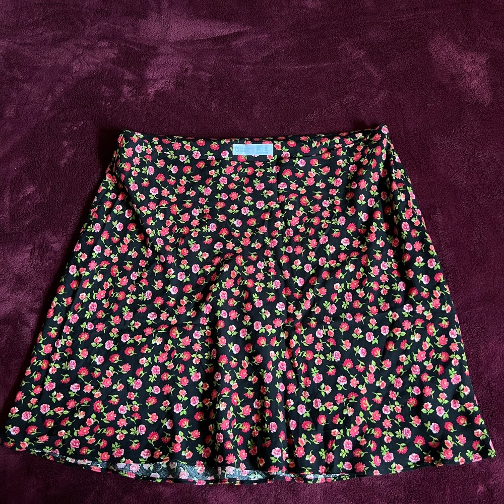 Size 10 | Floral mini skirt